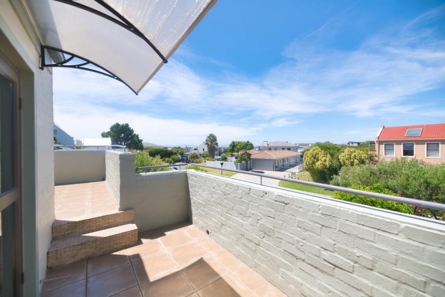 5 Bedroom Property for Sale in Vermont Western Cape